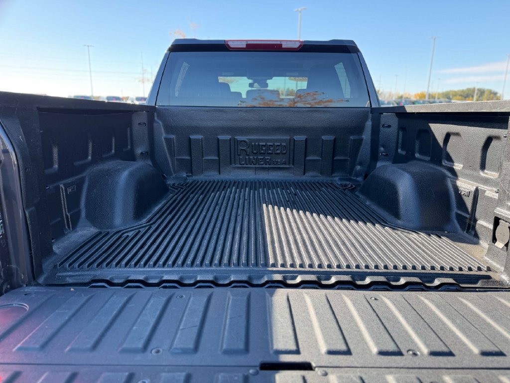 Used 2025 GMC Sierra 1500 SLT AWD/4WD image 16