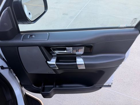 Used 2016 Land Rover LR4 HSE AWD/4WD image 22