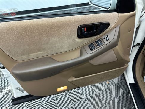 Used 1996 Toyota Avalon XL image 11