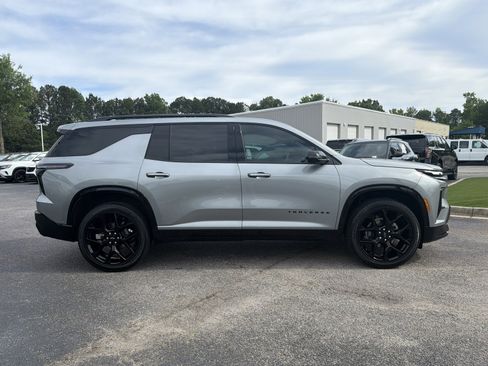 Used 2024 Chevrolet Traverse RS AWD/4WD image 13