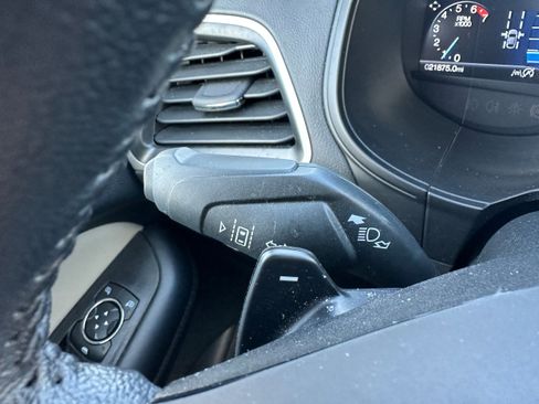 Used 2024 Ford Edge SEL w/ Class II Trailer Tow Package image 27