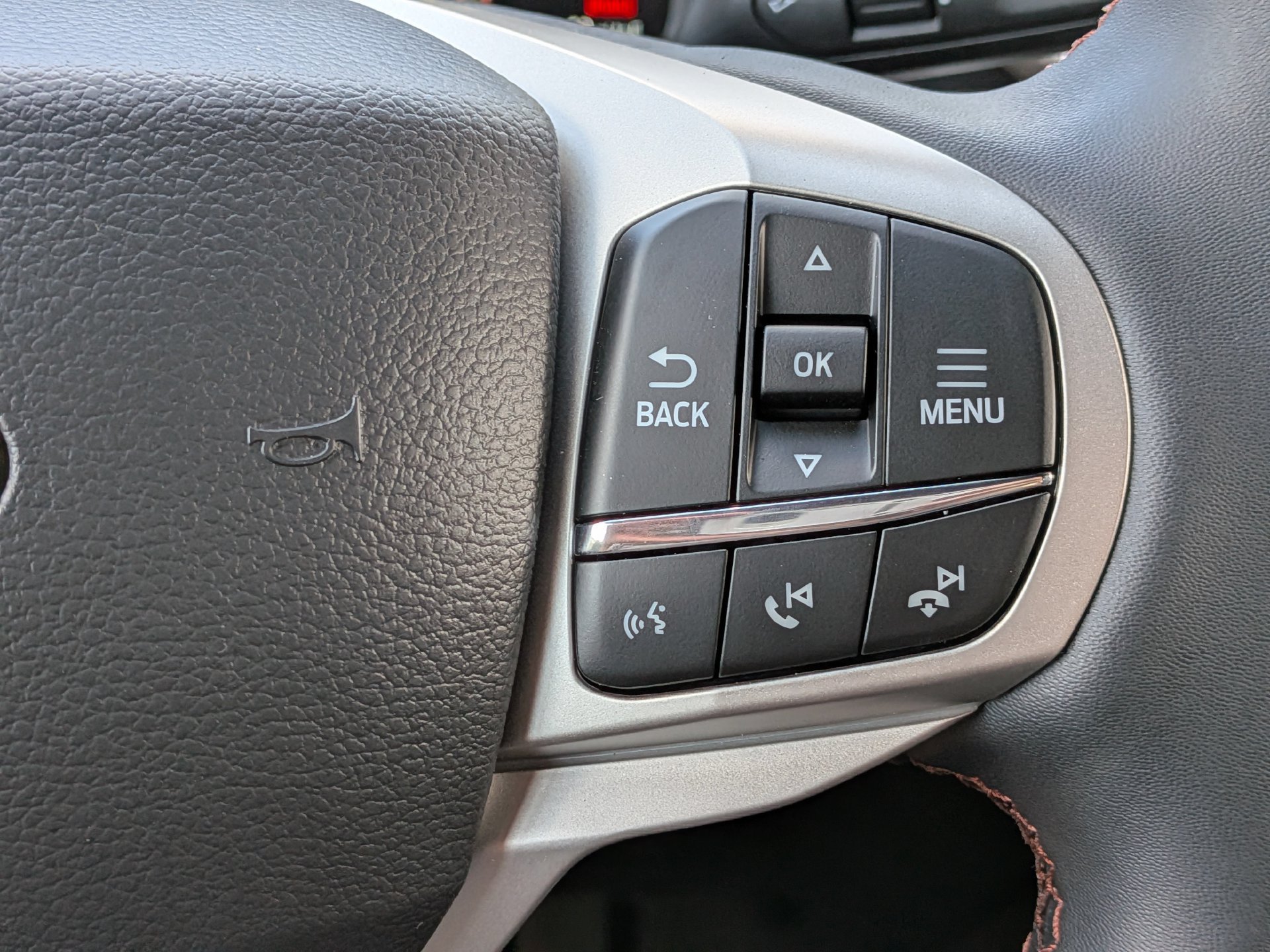 New 2027 Ford Explorer Active RWD image 26