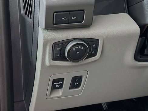 Used 2018 Ford F150 XLT w/ Equipment Group 302A Luxury AWD/4WD image 14