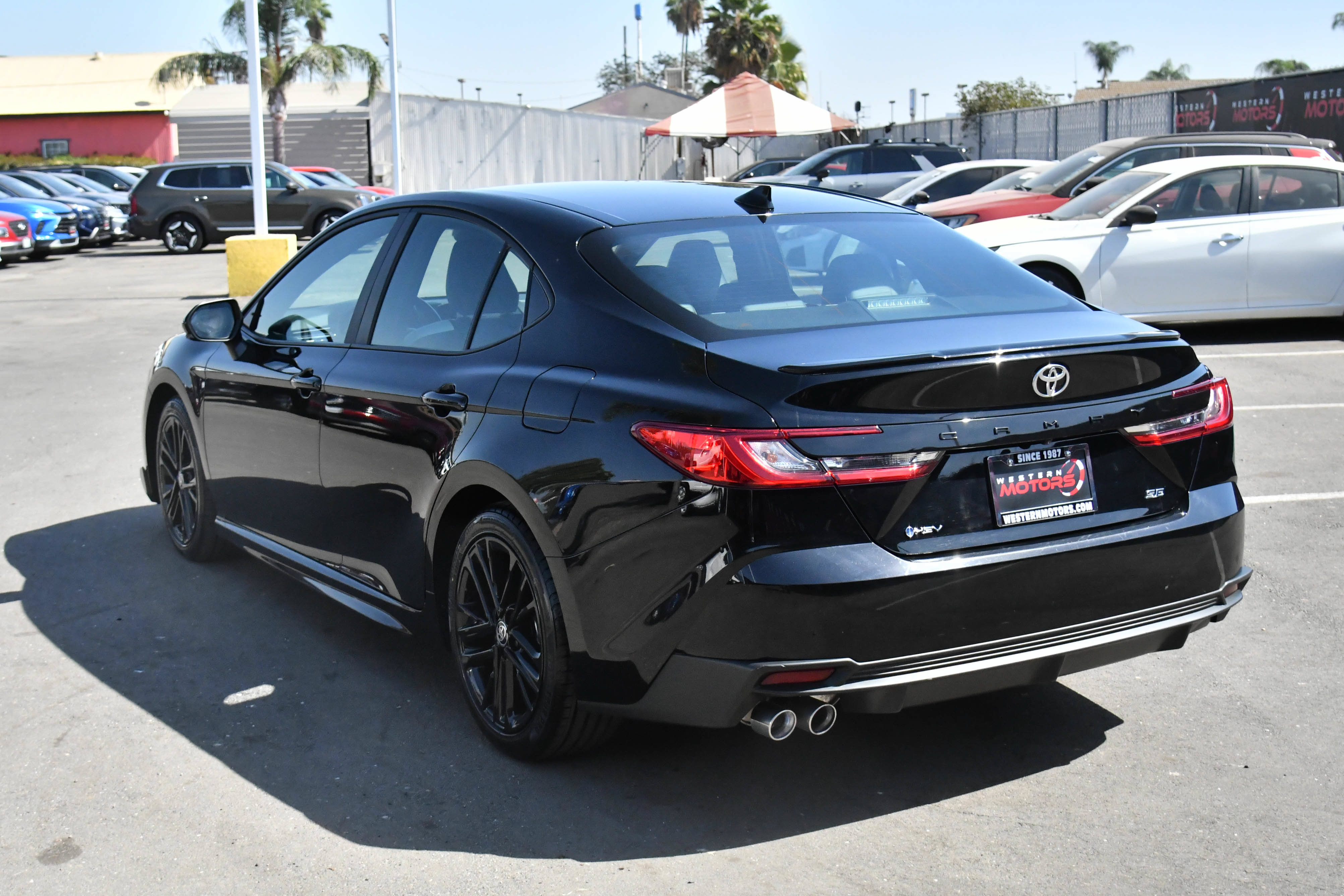 Used 2025 Toyota Camry SE FWD image 6