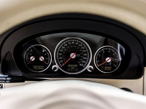 Used 2005 Chrysler Crossfire Limited RWD image 13
