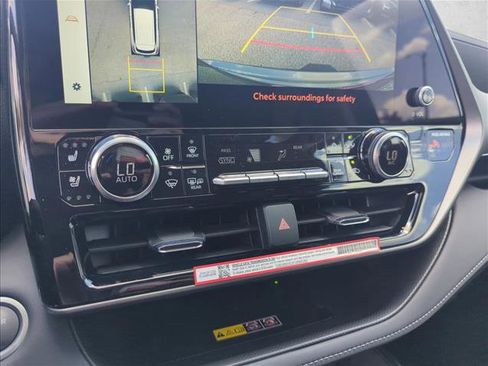 New 2026 Toyota Highlander Limited AWD/4WD image 19