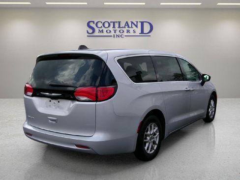 Used 2024 Chrysler Voyager LX image 6