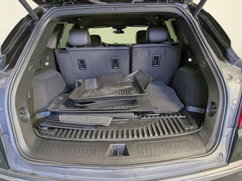 Used 2023 Cadillac XT5 Luxury w/ LPO, Floor Liner Package AWD/4WD image 12