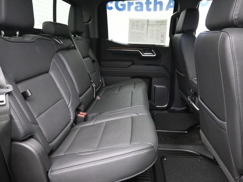Used 2025 GMC Sierra 1500 Denali w/ Technology Package AWD/4WD image 10