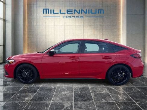 Used 2023 Honda Civic Sport image 2