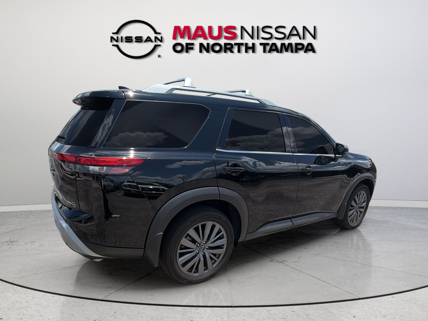 Certified 2025 Nissan Pathfinder SL w/ SL Premium Package FWD image 12