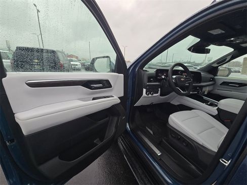 New 2025 Chevrolet Suburban Premier w/ Sun And Tow Package image 16