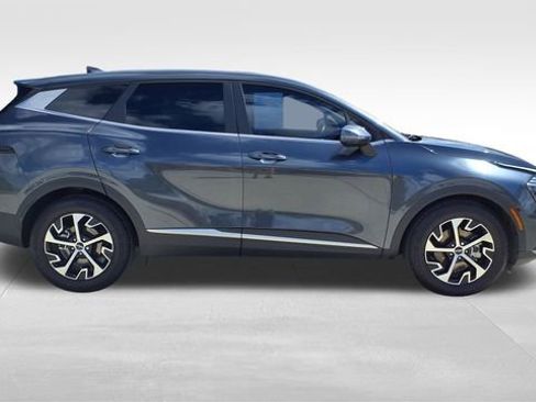 Used 2024 Kia Sportage EX image 9