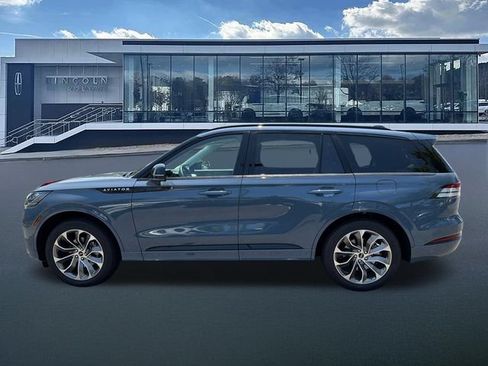 New 2026 Lincoln Aviator AWD w/ Jet Appearance Package image 4