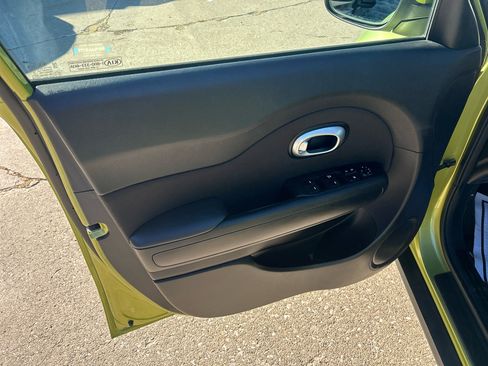 Used 2016 Kia Soul image 11