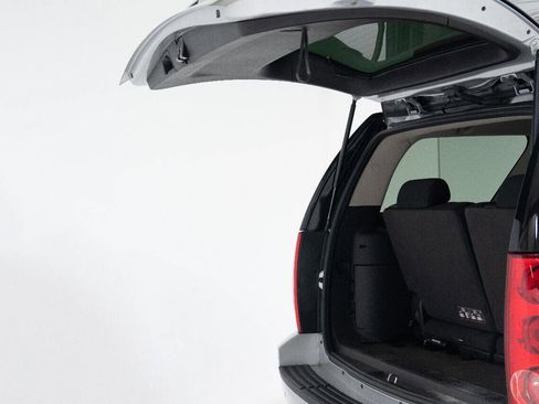 Used 2013 GMC Yukon SLE image 32