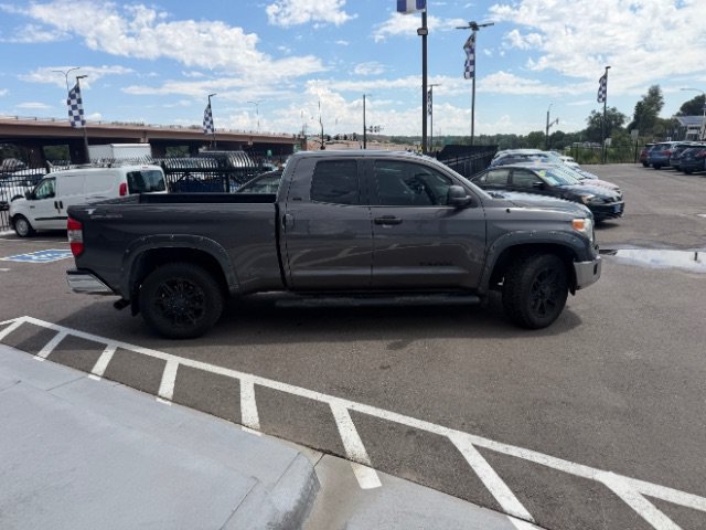Used 2017 Toyota Tundra SR5 w/ SR5 Upgrade Package RWD image 21