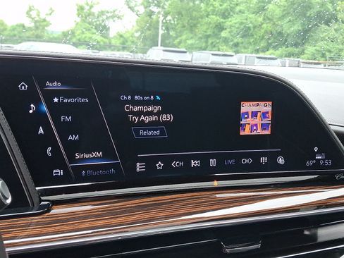 Certified 2023 Cadillac Escalade Premium Luxury AWD/4WD image 28