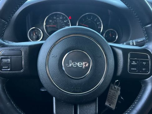 Used 2018 Jeep Wrangler Unlimited Sahara AWD/4WD image 22