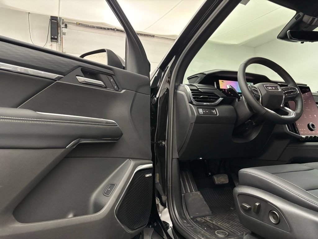 New 2026 GMC Acadia Elevation w/ Elevation Premium Package FWD image 17