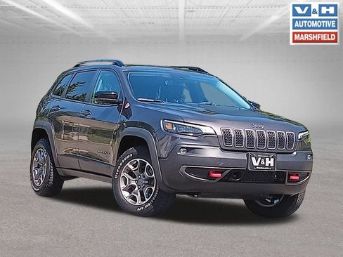 Used 2022 Jeep Cherokee Trailhawk w/ Trailer Tow Group AWD/4WD image 1