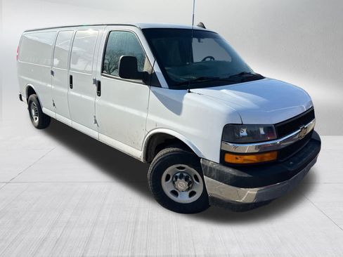 Used 2022 Chevrolet Express 2500 Extended w/ Driver Convenience Package image 9