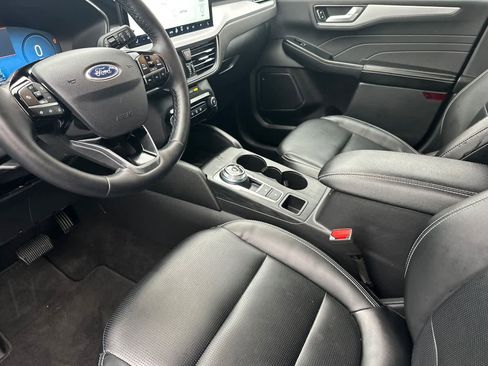 Certified 2025 Ford Escape Platinum image 11