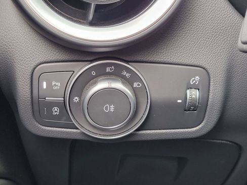 Used 2024 Alfa Romeo Stelvio Sprint image 12