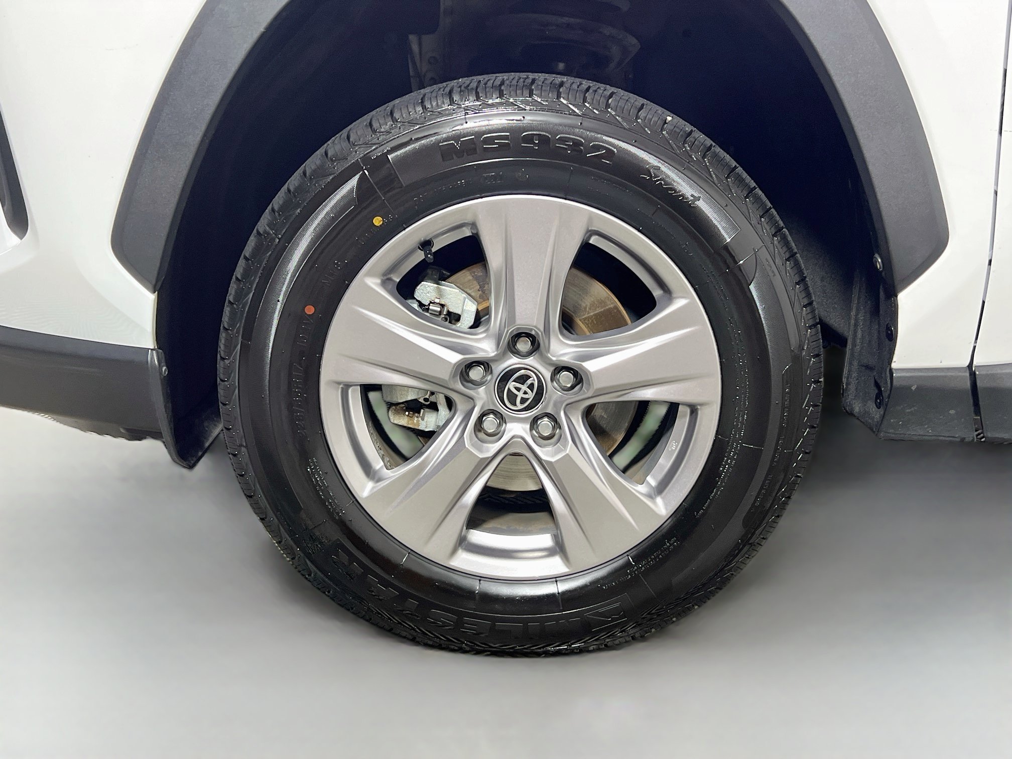Used 2025 Toyota RAV4 XLE FWD image 14