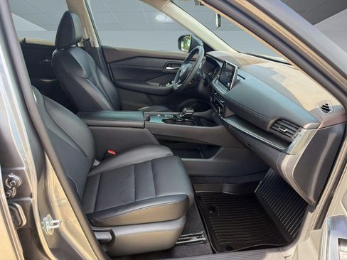 Used 2023 Nissan Rogue SV w/ SV Premium B Package FWD image 23