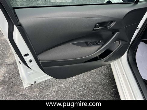Used 2023 Toyota Corolla LE image 10