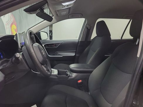 Used 2024 Toyota RAV4 LE image 12