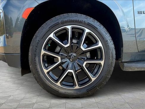 Used 2021 Chevrolet Suburban RST w/ Luxury Package image 22