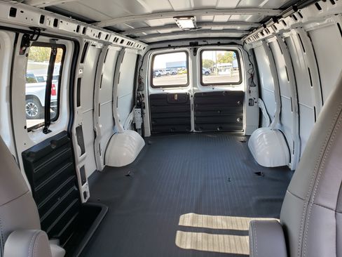 New 2025 Chevrolet Express 2500 Full-size Cargo Van w/ Driver Convenience Package image 28