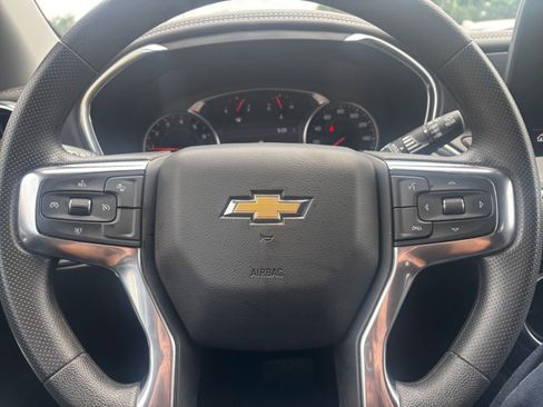 Used 2025 Chevrolet Blazer LT FWD image 29