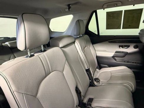Used 2023 Honda Pilot Elite image 49