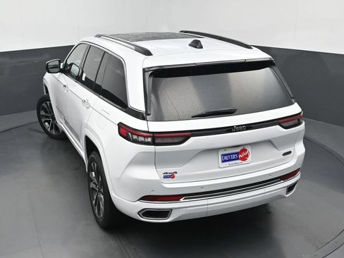 Used 2023 Jeep Grand Cherokee Overland AWD/4WD image 40
