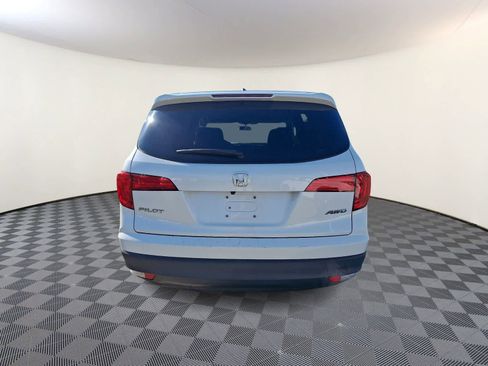 Used 2018 Honda Pilot EX image 6