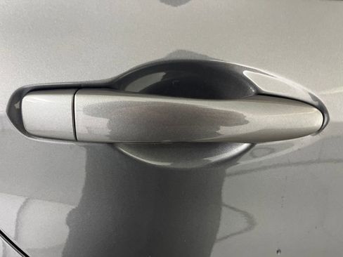 Used 2024 Nissan Versa SV w/ Trunk Package image 46