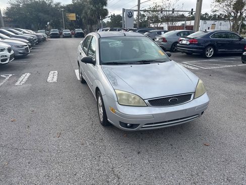 Used 2005 Ford Focus ZX4 Sedan image 10