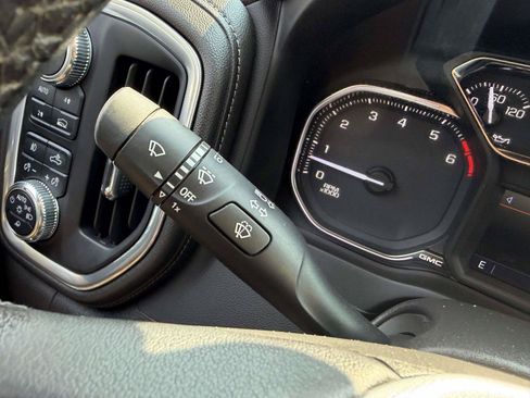 Used 2022 GMC Sierra 1500 SLT w/ SLT Premium Package AWD/4WD image 30