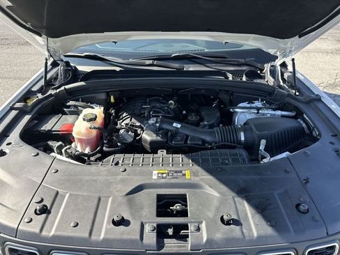 Used 2023 Jeep Grand Cherokee Laredo w/ Luxury Tech Group I AWD/4WD image 19