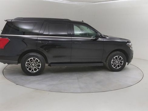 Certified 2024 Ford Expedition XLT image 14