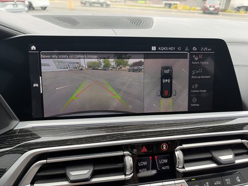 Used 2021 BMW X7 M50i AWD/4WD image 23