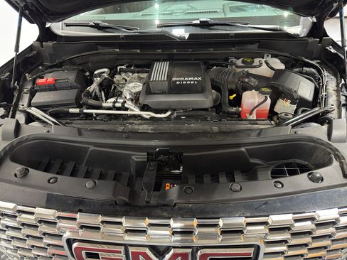 Certified 2024 GMC Yukon Denali image 42