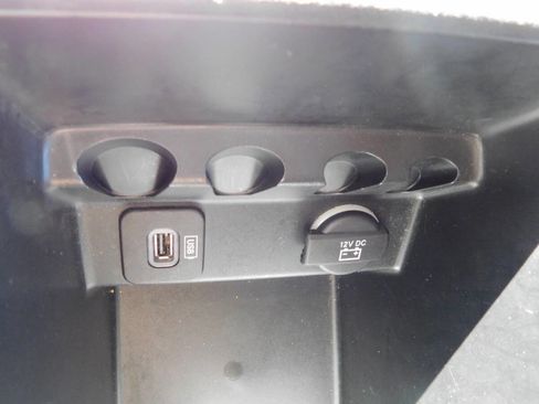 Used 2015 Jeep Cherokee Latitude image 16