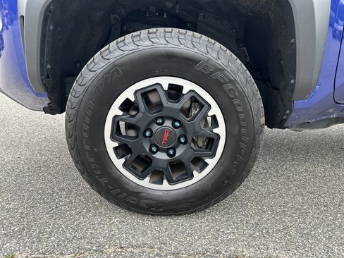 Used 2024 Toyota Tacoma TRD Off-Road AWD/4WD image 12