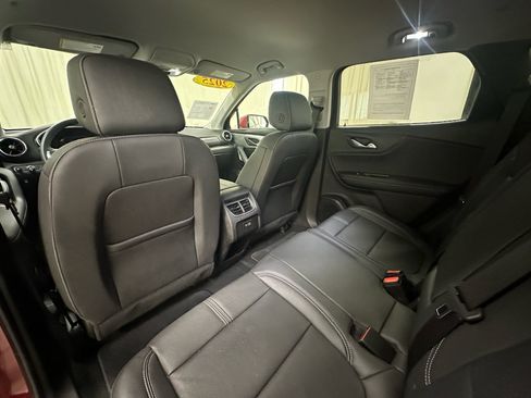 Certified 2025 Chevrolet Blazer LT FWD image 22