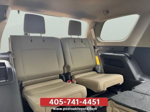 Used 2023 Toyota 4Runner SR5 Premium w/ Moonroof Package AWD/4WD image 17