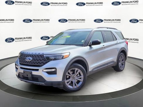 Certified 2023 Ford Explorer XLT w/ Equipment Group 202A AWD/4WD image 1